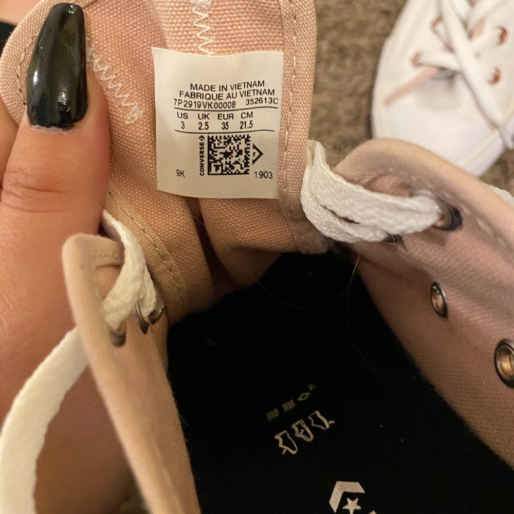 Converse - Picture 3 of 3
